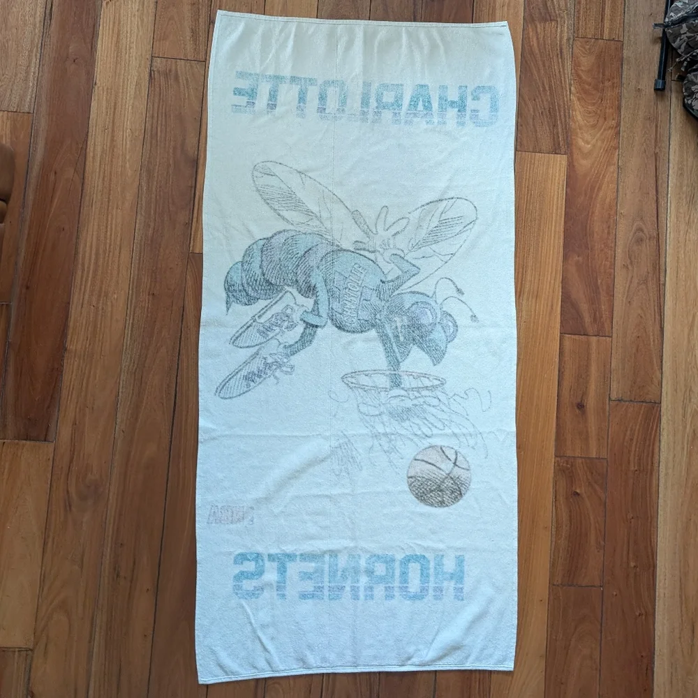 Charlotte Hornets Vintage Beach Towel (OS)